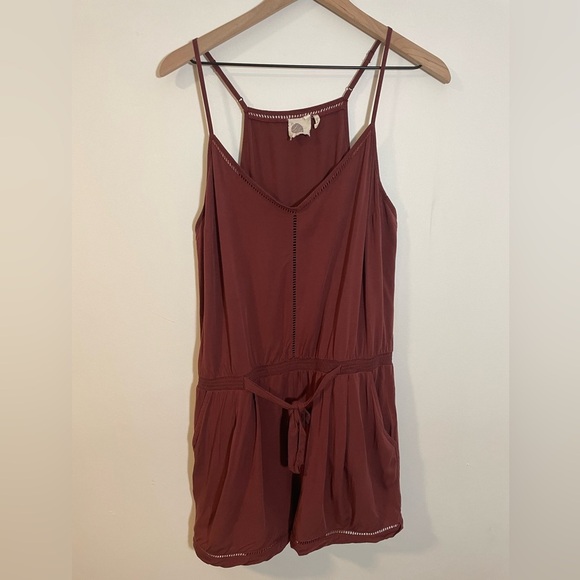 Anthropologie Lilka Nelisa Burgundy Wine Ladder Lace Detail Tank Romper Size LP - Picture 2 of 11